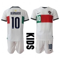 Koszulka piłkarska Portugalia Bernardo Silva #10 Strój wyjazdowy dla dzieci MŚ 2022 tanio Krótki Rękaw (+ Krótkie spodenki)